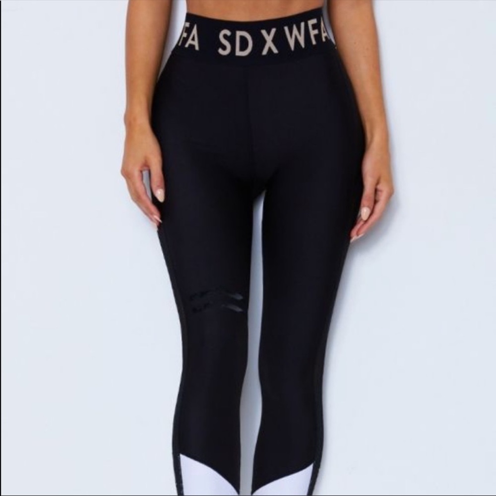 Sarah’s Day X White Fox leggings size Small